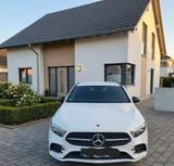 Mercedes-Benz A 220 AMG-Night-MBUX-Widescreen-Reifen sehr gut - weiße Mercedes-Benz A 220