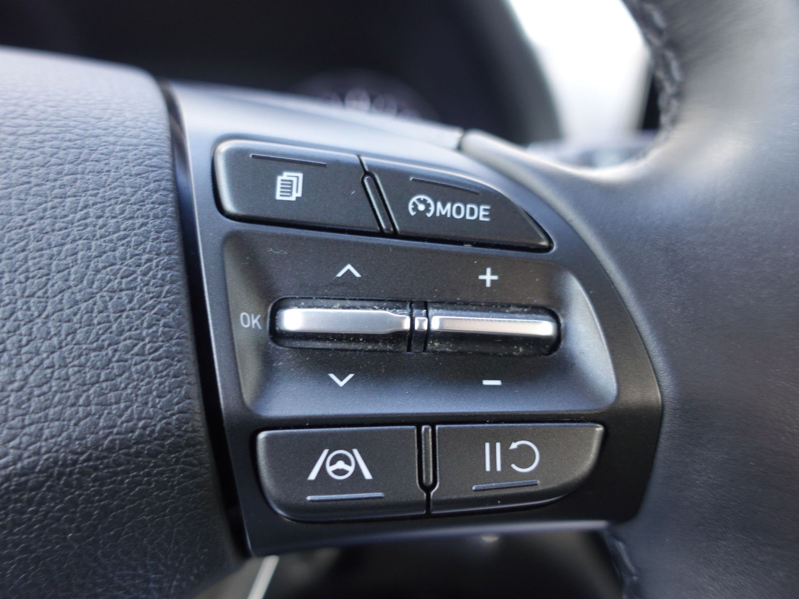 Fahrzeugabbildung Hyundai i30cw Trend 1.5TGDI AUTOMATIK,Navi,Kamera,Sitzhz