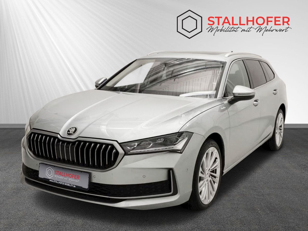 SKODA Superb Combi L&K PANO LuftLeder Travel AHK 360°