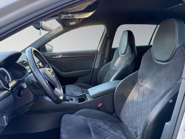 Superb Combi 2.0 TDI SportLine DSG MATRIX-LED