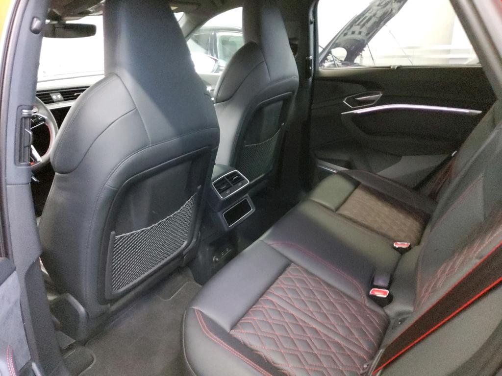Fahrzeugabbildung Audi SQ8 e-tron Quattro/HUD/AHK/B&O/360°CAM/