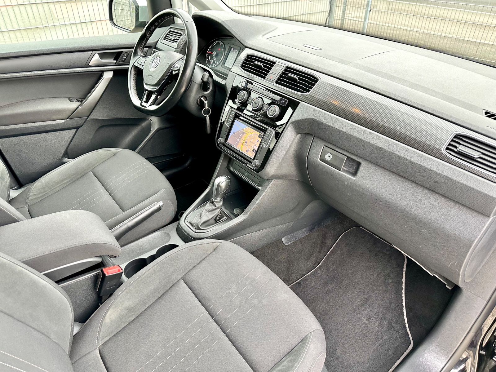 Fahrzeugabbildung Volkswagen CADDY ALLTRACK BMT*AUTOM+AHK+MOD.2020*