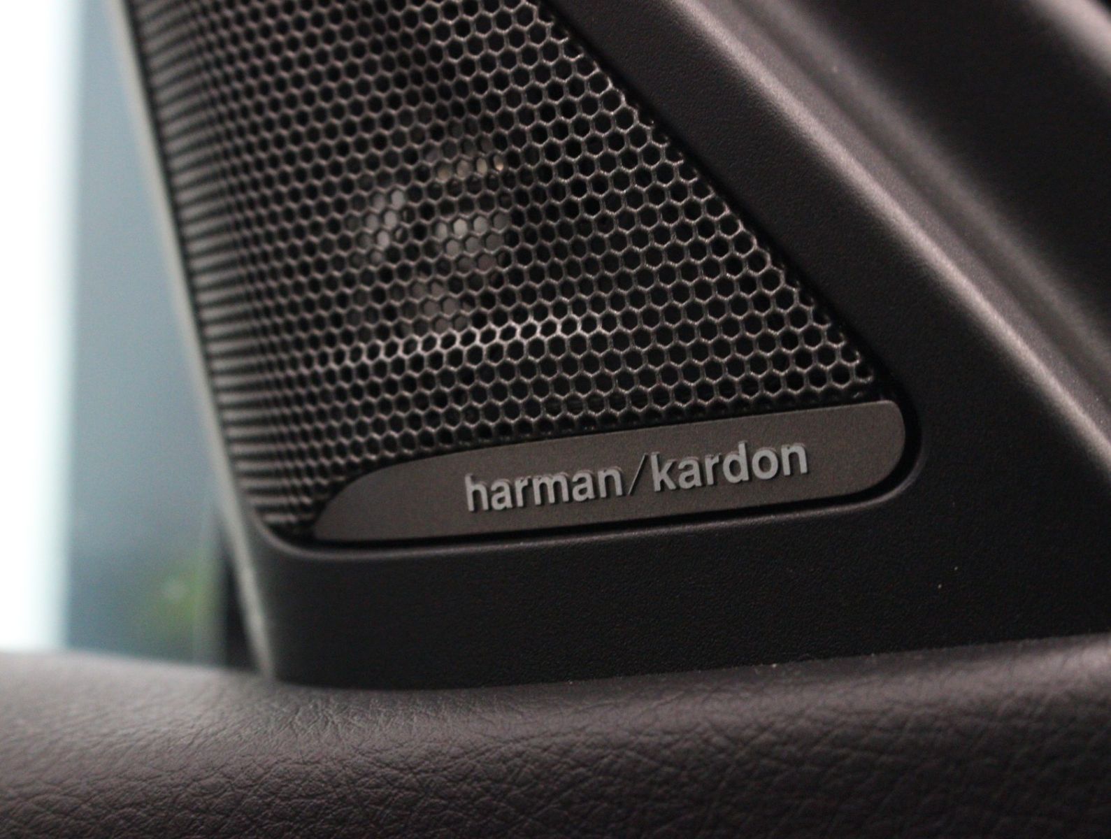 Fahrzeugabbildung BMW M3 LCI Tansanitblau*H&K*HUD*DE*TOP