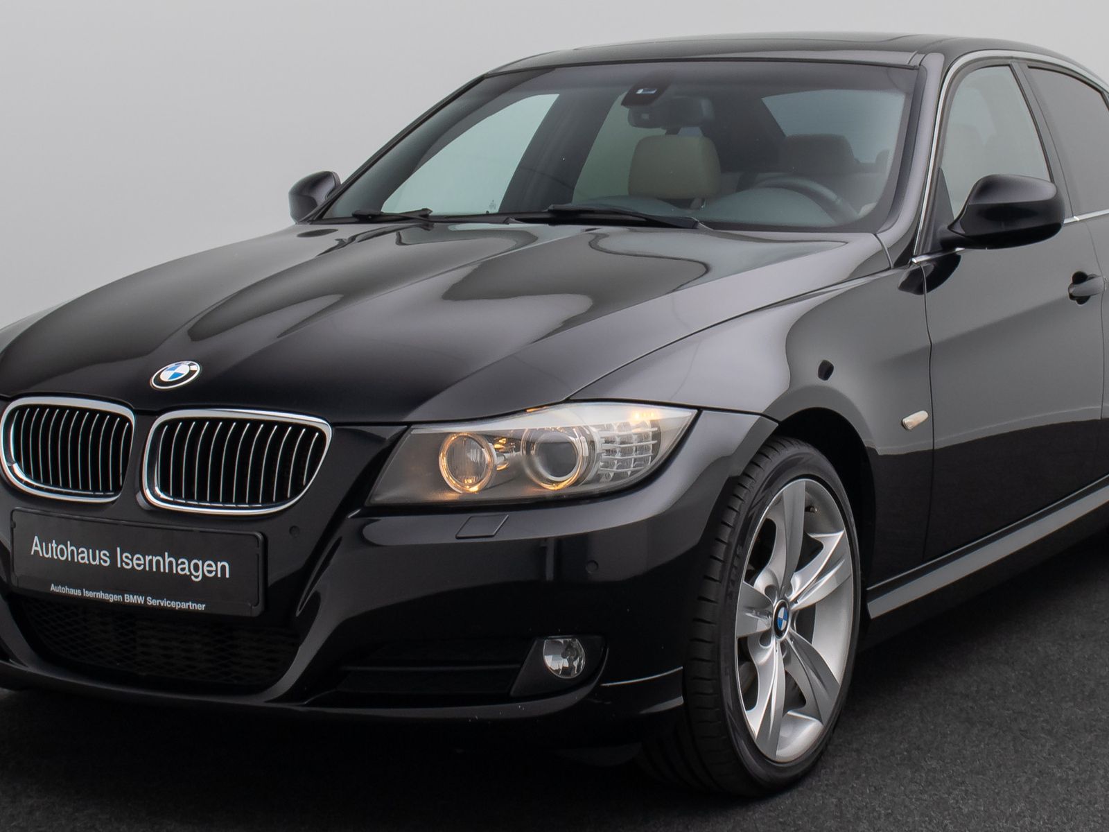 Fahrzeugabbildung BMW 325d GeschwindigReg Xenon PDC Alarm HiFi Leder