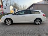 Opel Astra Design Edition/PDC/SHZ/ - Opel Astra: Design Edition