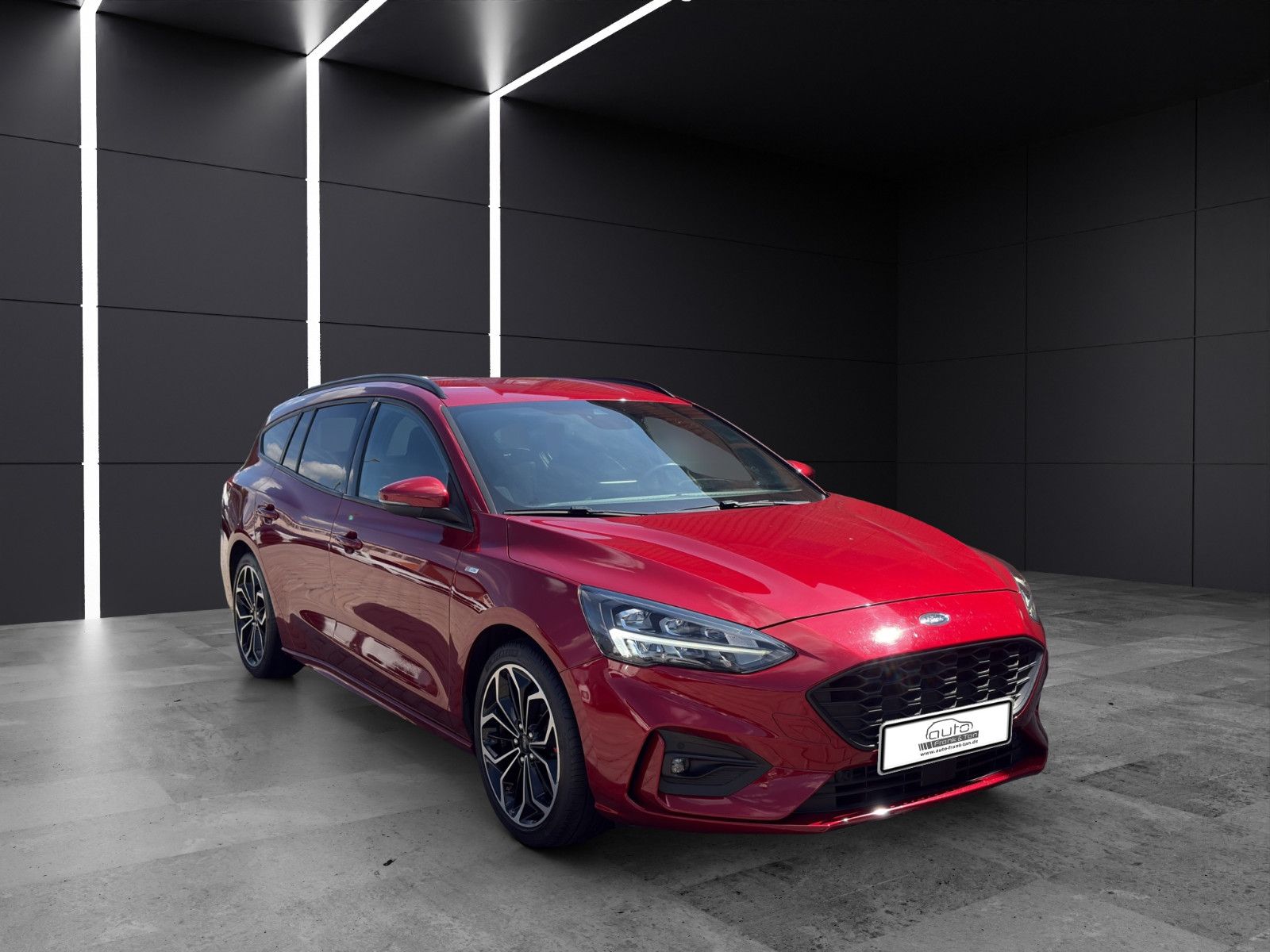 Fahrzeugabbildung Ford Focus Turnier ST-Line Cam*Shzg*ACC*Carbon
