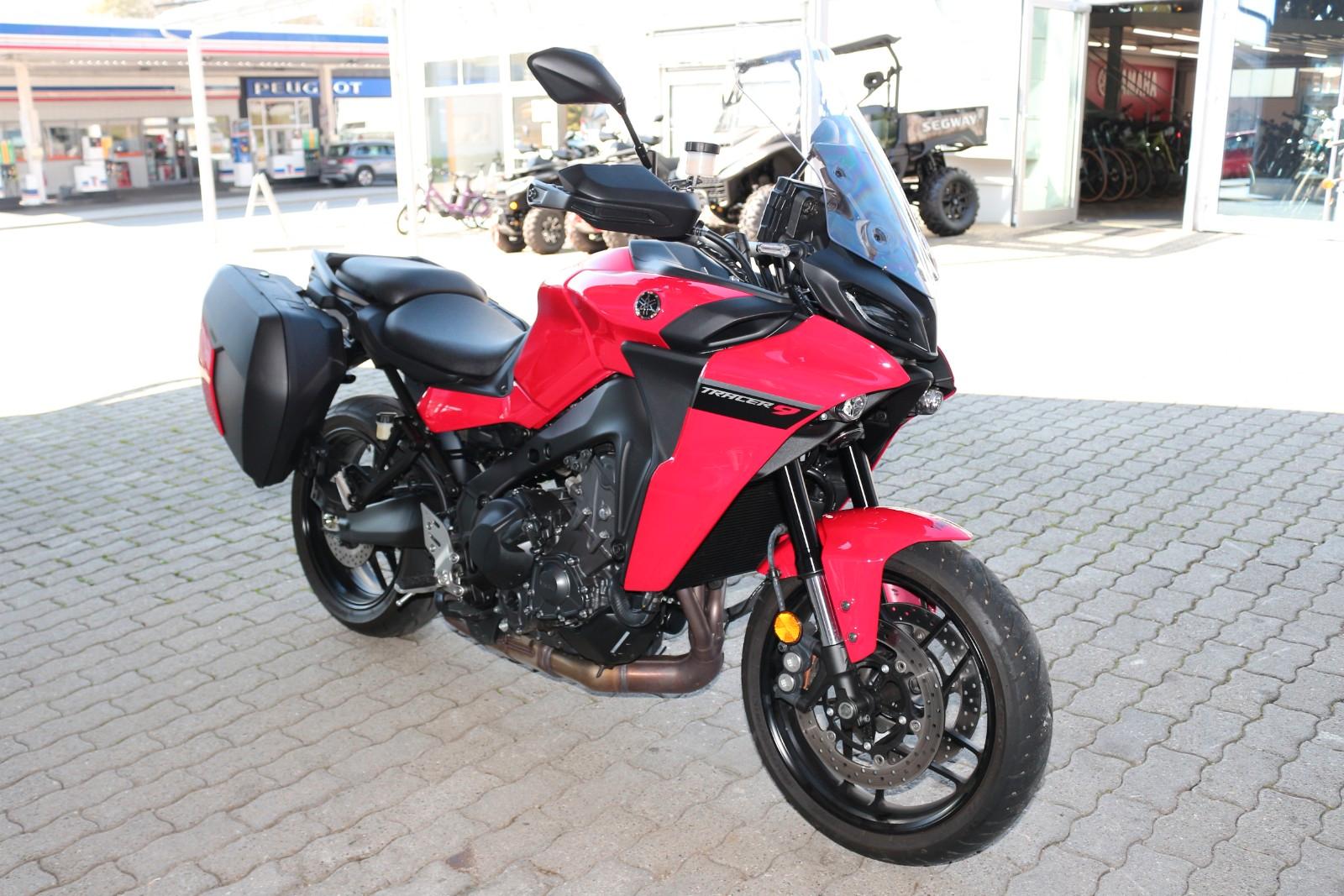 Yamaha Tracer 9 mit Original-Koffern