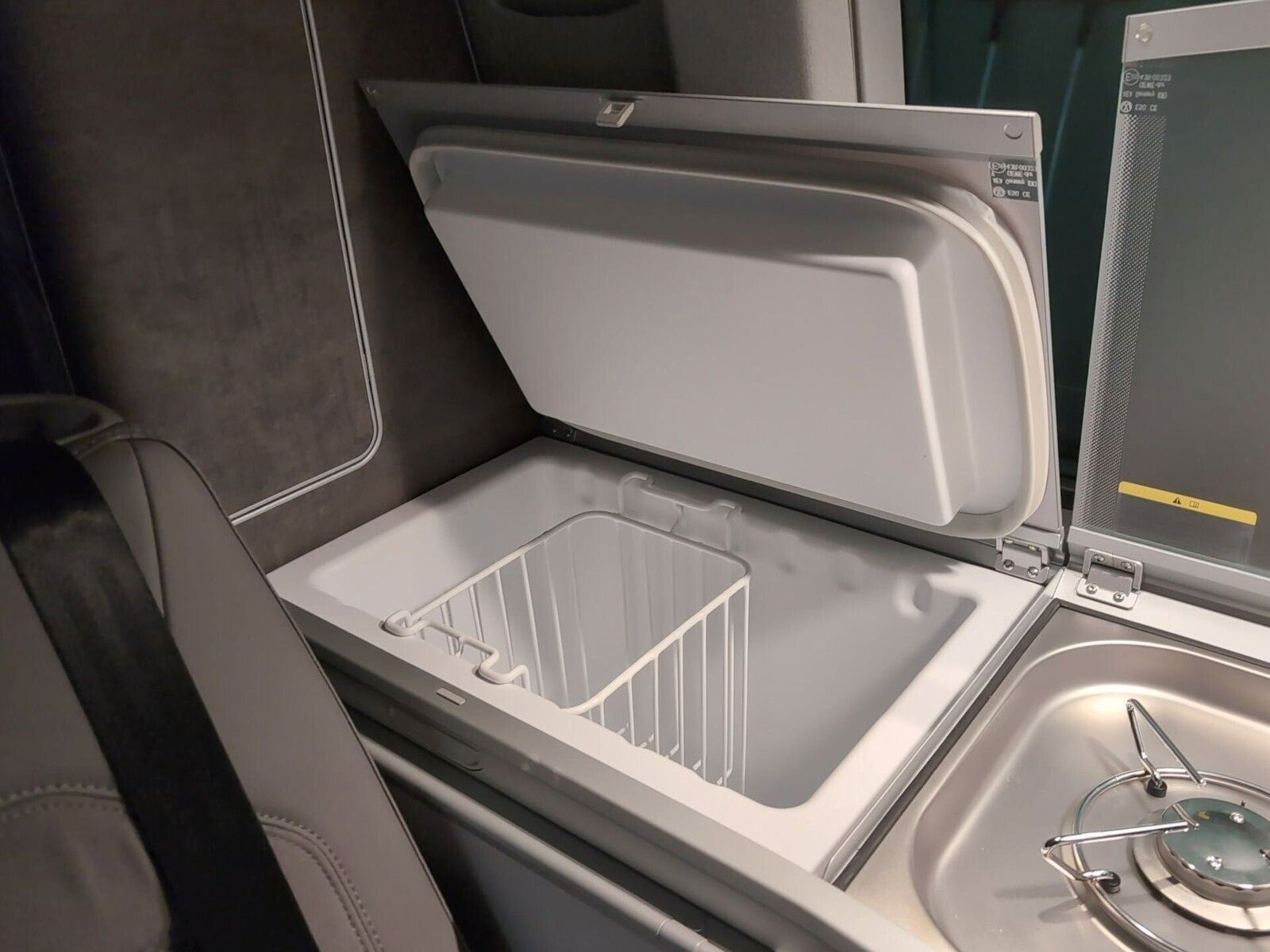 Fahrzeugabbildung Volkswagen California T6.1 California 6.1 Ocean 2,0l  AHK