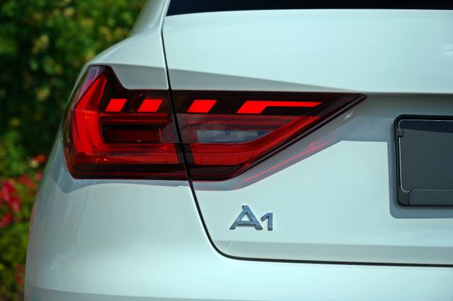 A1 Sportback 25TFSI LED ALL-SEASON SHZ PDC GRA