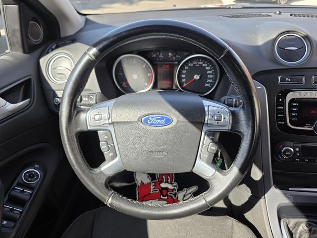 FORD Mondeo — Foto 19