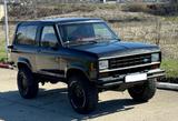 Ford Bronco II 4WD - schwarze Ford Bronco
