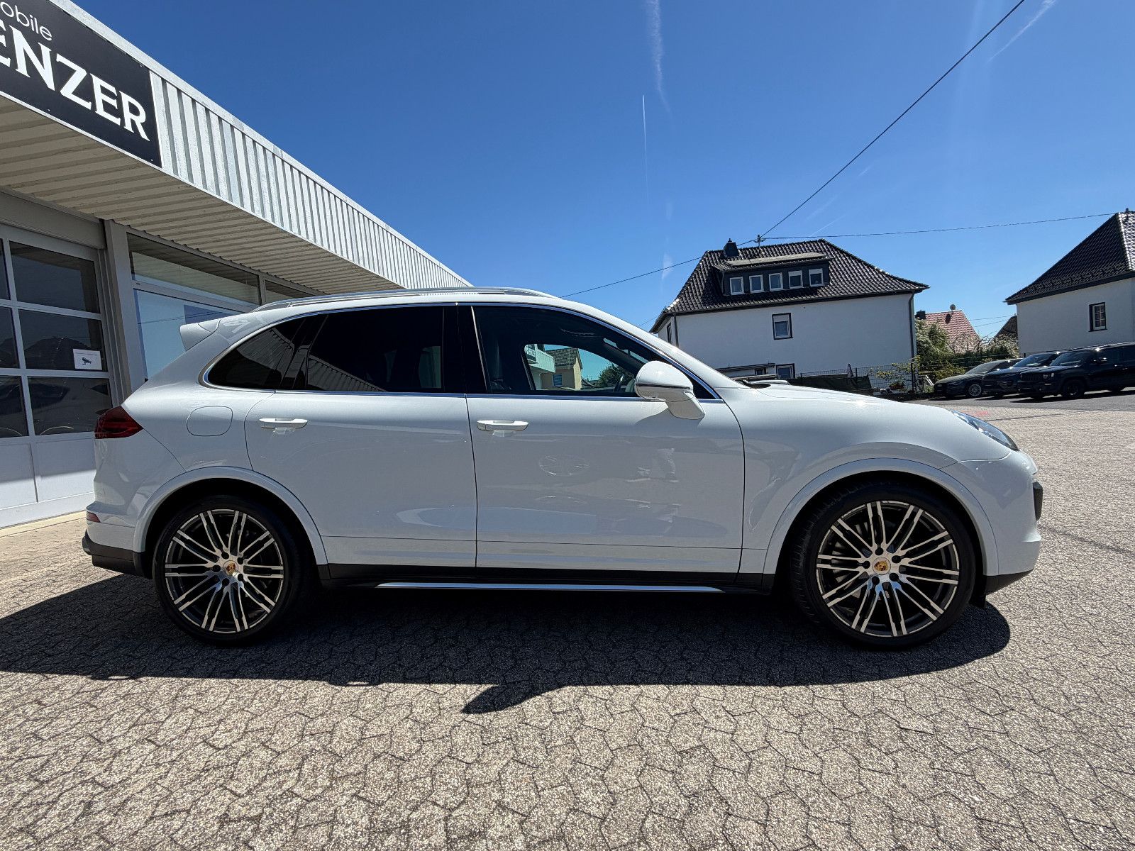 Fahrzeugabbildung Porsche Cayenne /LED/S-DACH/21"ALU/NAVI/LEDER/KAMERA
