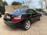 Mercedes-Benz 250 SLK Roadster+AMG Styling+Pano+Harman+Airscr+ - Mercedes-Benz SLK 250 mit Benzin-Antrieb