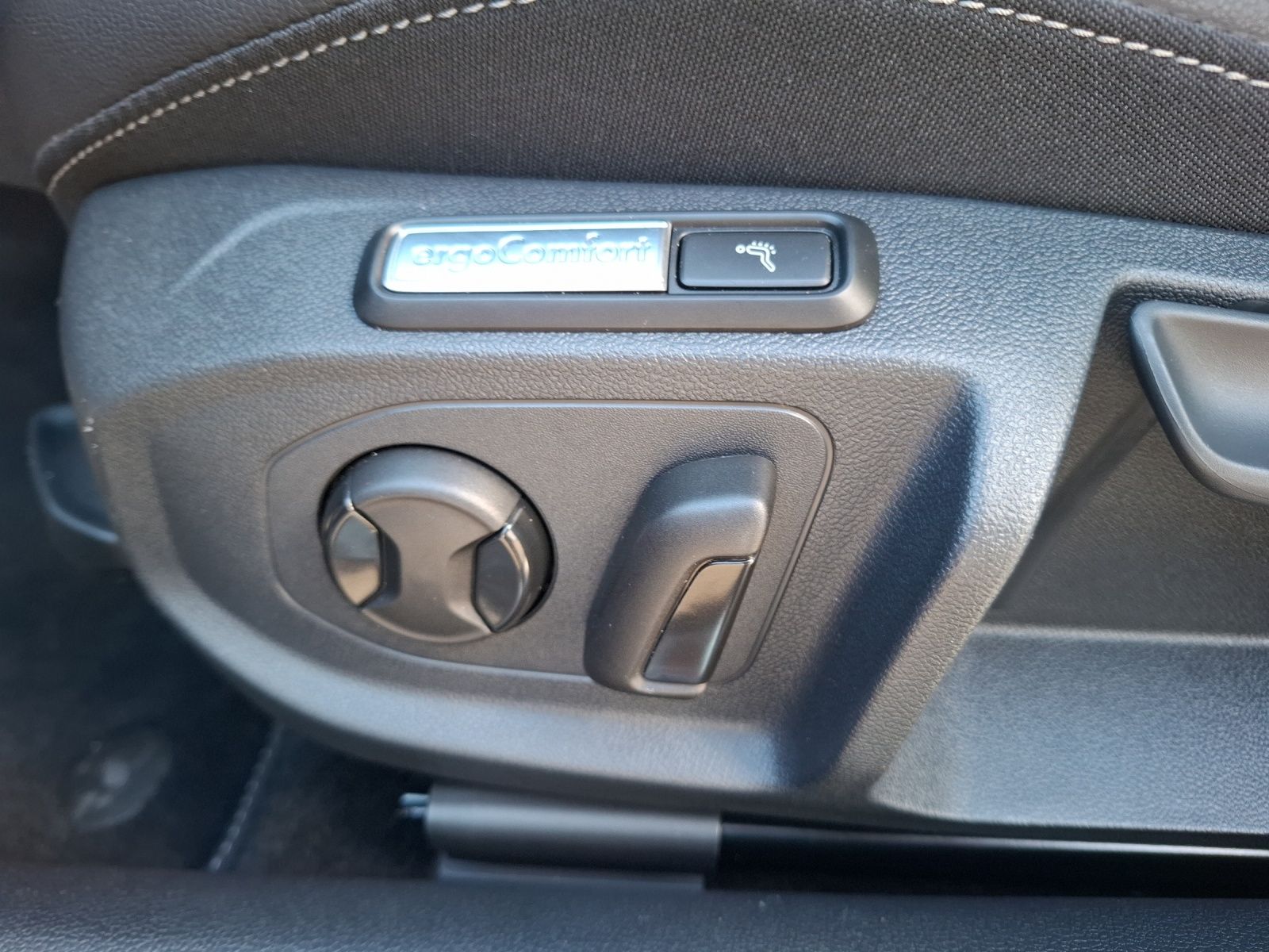 Fahrzeugabbildung Volkswagen Arteon SB TSI R-Line DSG LED Navi ACC PDC SH 20"
