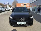 Volvo XC40 B4 (Benzin) Ultimate Dark Cam PanoDach Navi - Volvo aus 2023