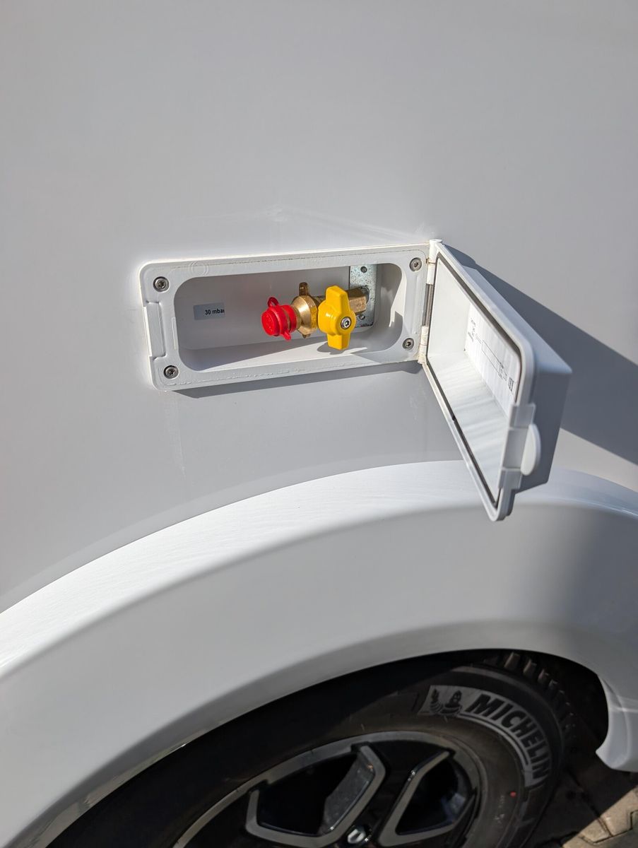 Fahrzeugabbildung Eura Mobil Integra Line IL 720 EB SAT, SOLAR, LUFTFEDERUNG