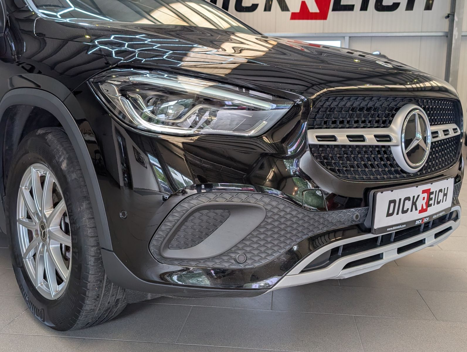 Fahrzeugabbildung Mercedes-Benz GLA 250 e EQ LED*NAVI*CARPLAY*SPURH.*PARKASSIST*