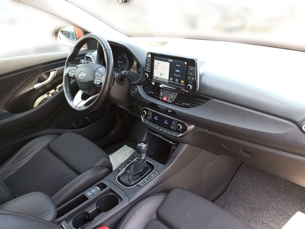 Fahrzeugabbildung Hyundai i30 Kombi 1.4 T-GDI DCT Premium Navi (8-fach)