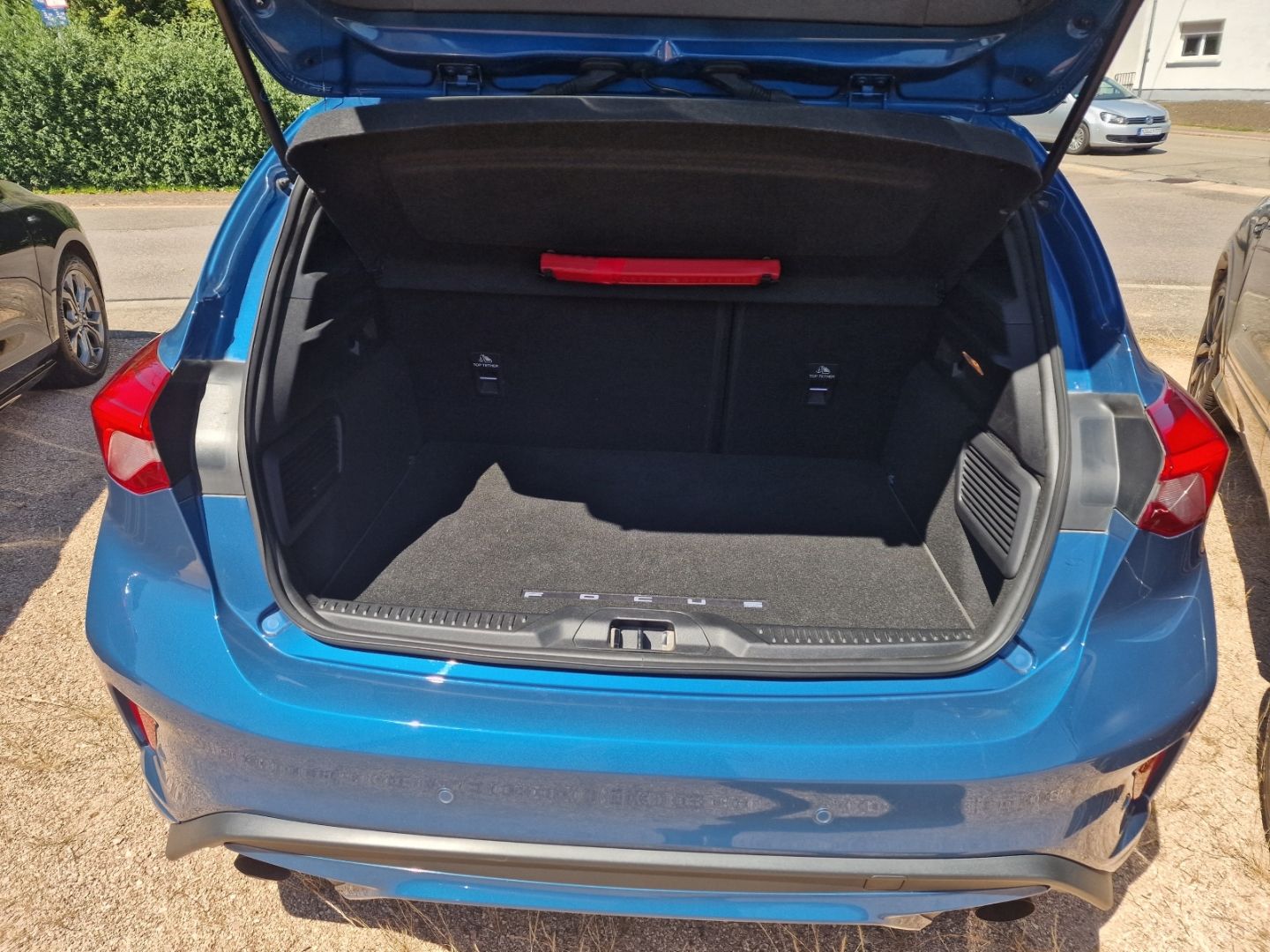 Fahrzeugabbildung Ford Focus ST AHK-abnehmbar Navi LED Sperrdiff. Apple