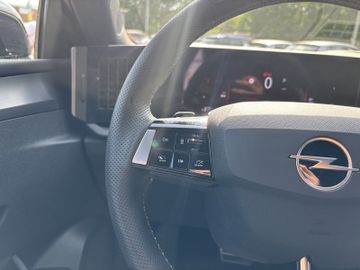 Bild 14 Opel Astra GS AT8/NAVI/SHZ+LHZ/PDC vo+hi+360Cam