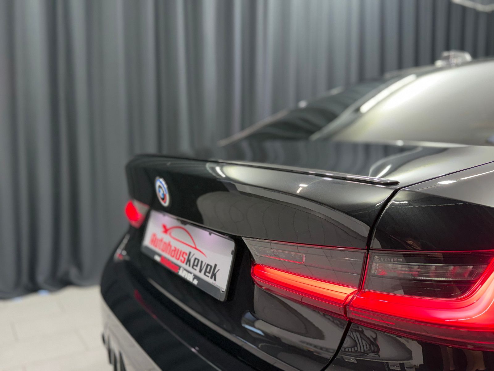 Fahrzeugabbildung BMW M340i xDrive Limousine|M-Sitze|H&K|360°|PANO|HuD