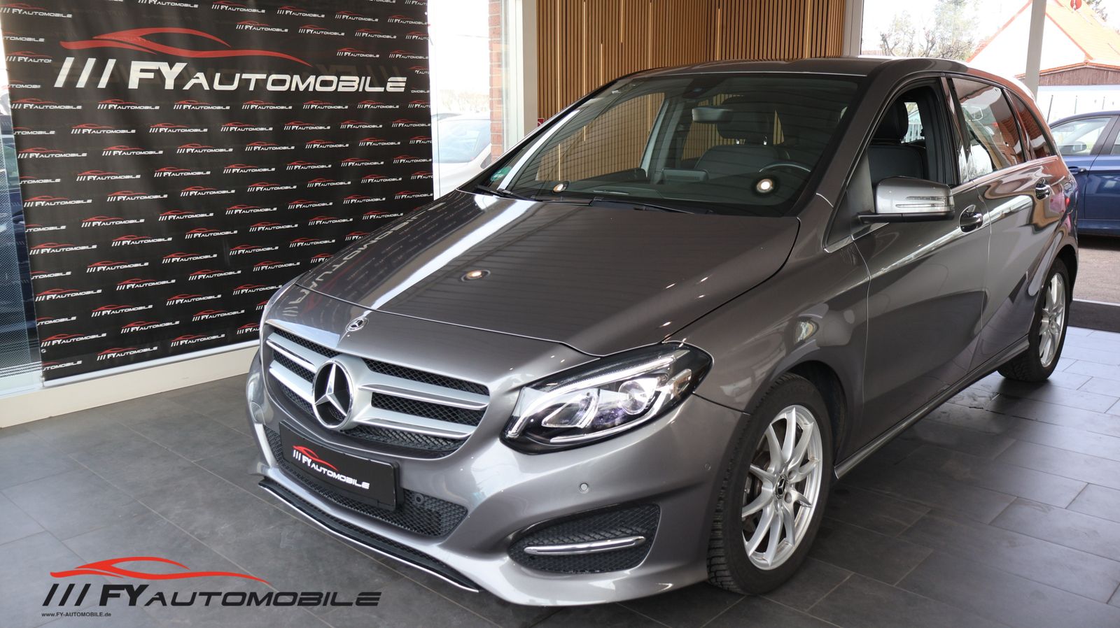 MERCEDES-BENZ B 180 B 180 Urban Style Edition Garantie inkl. !