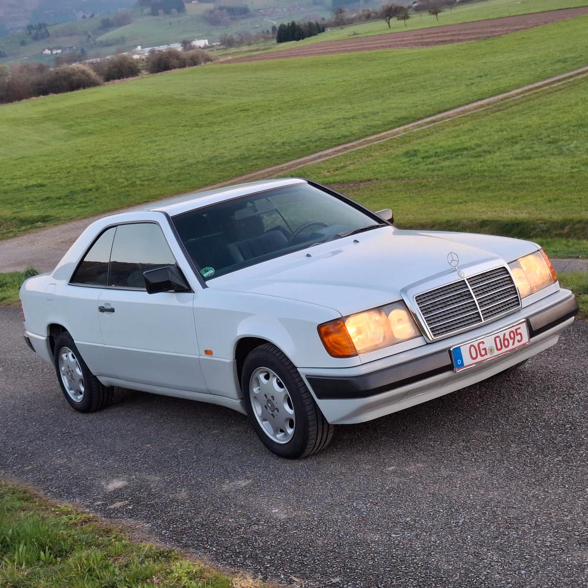 Mercedes-Benz 230CE Weiß Liebhaberfahrzeug in Topzustand!!