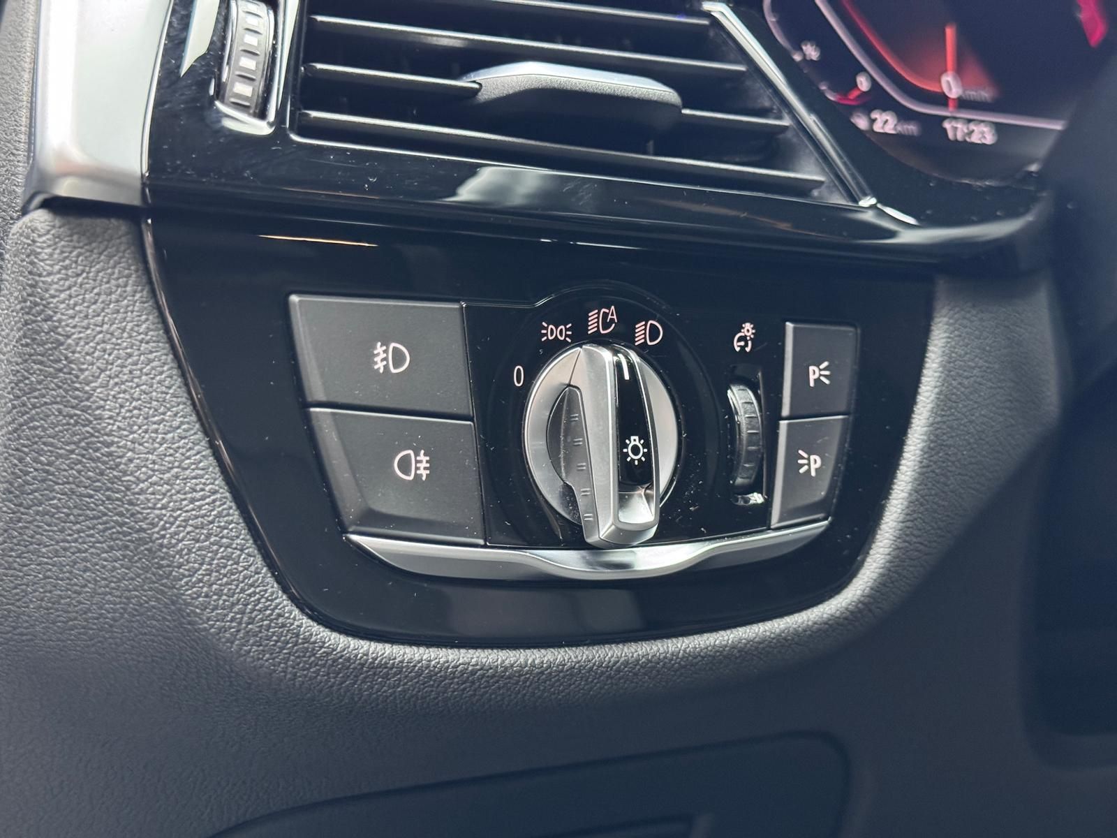 Fahrzeugabbildung BMW 530d M-PAKET*ACC*H&K*KEYLESS*HUD*R-CAM*DAB*LIVE