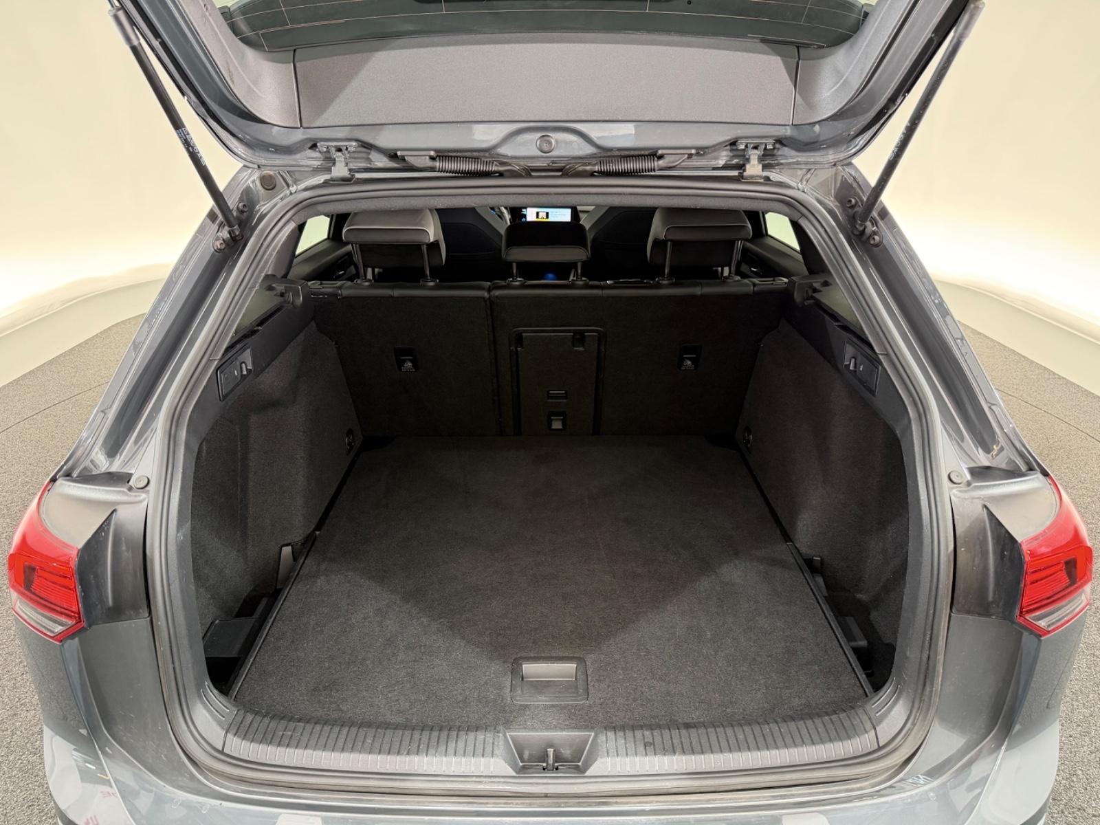 Volkswagen Golf VIII Var. 1.5 eTSI*R LINE*LED-ACC-R.KAM-APP, миниатюра 17