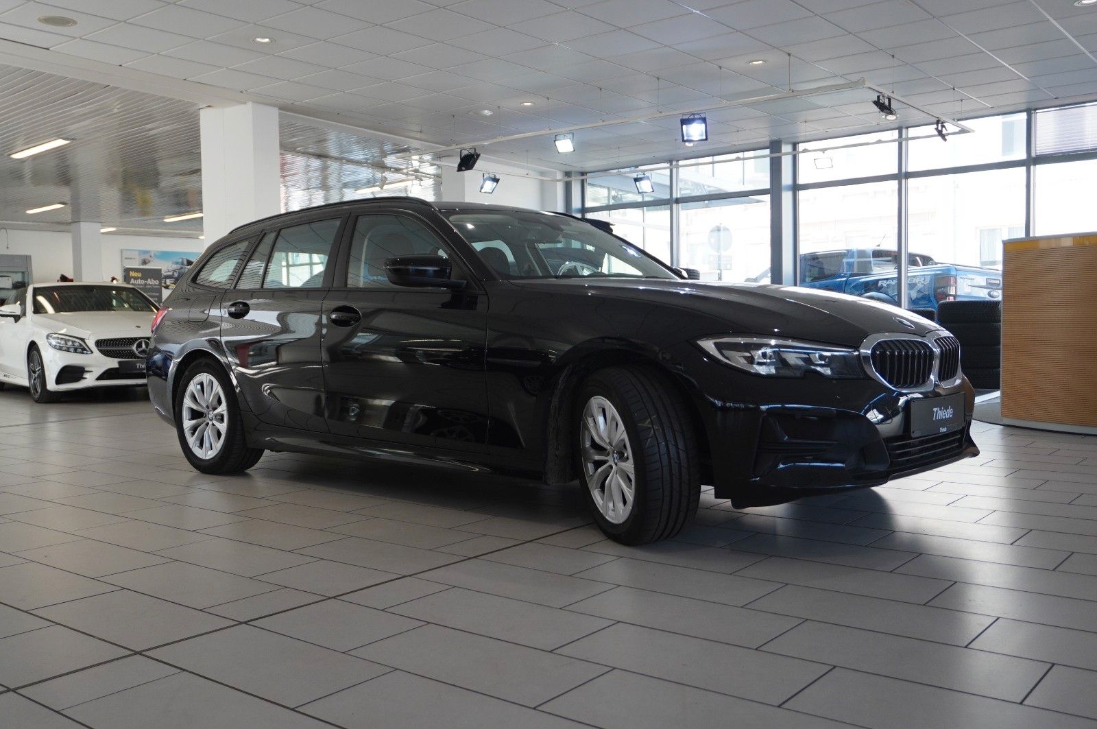 Fahrzeugabbildung BMW 318D TOURING ADVANTAGE NAVI/LED/VIRTUAL/SHZ/DAB+