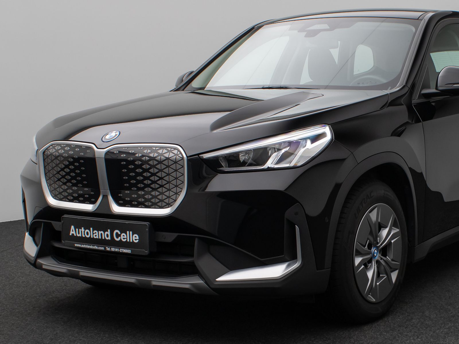 Fahrzeugabbildung BMW iX1 xDrive30 Kamera DAB Sitzhzg LED M Fahrwerk