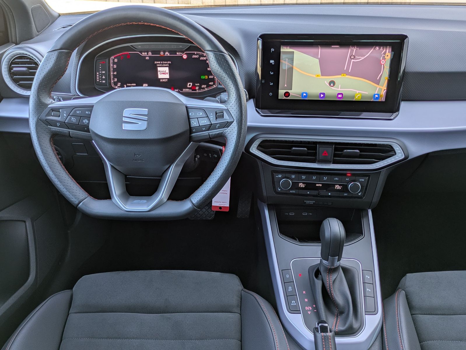 Fahrzeugabbildung SEAT Arona 1.5 TSI FR DSG AHK*ACC*LED*APP*DAB*KAMERA