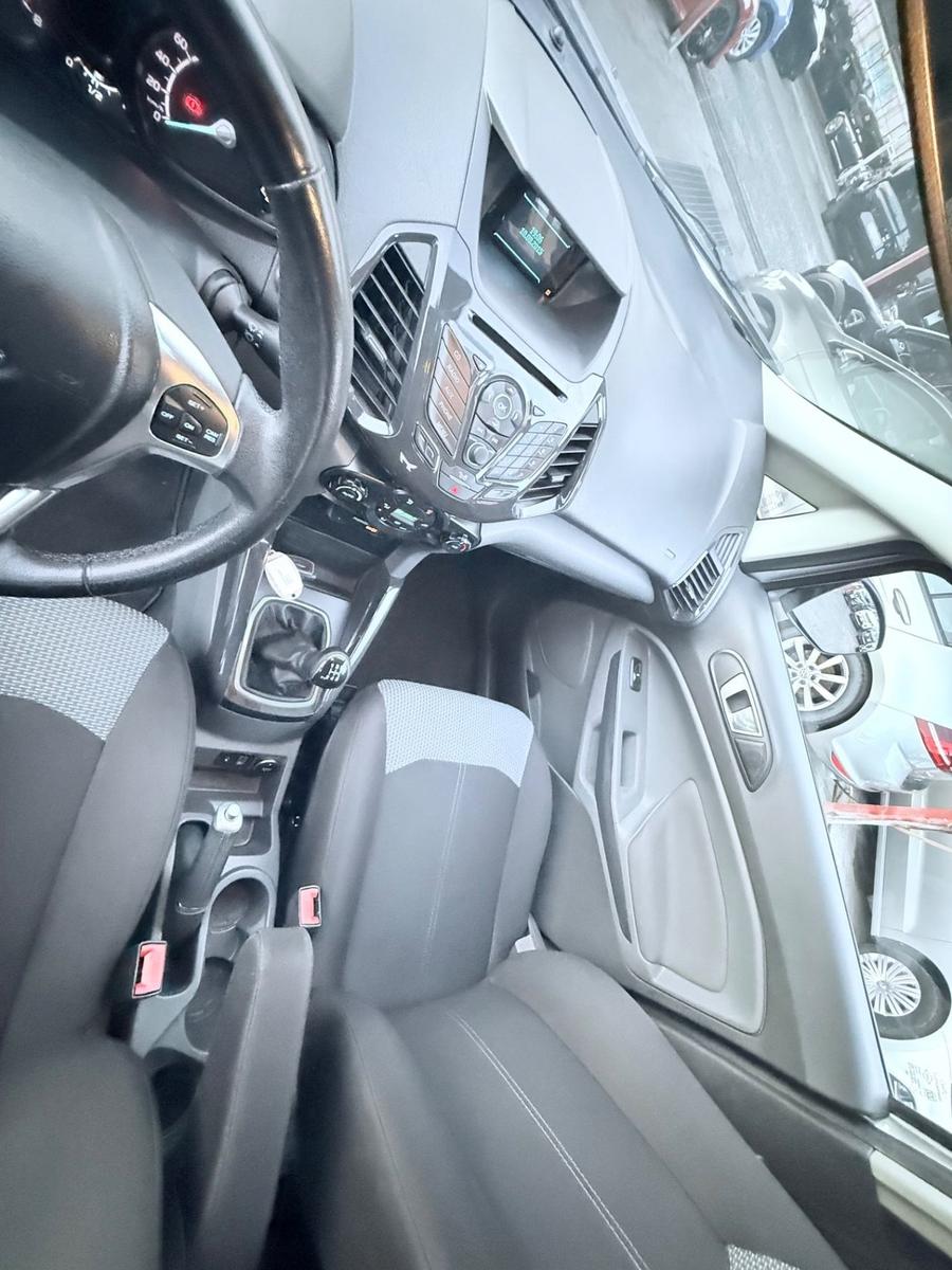 Ford EcoSport 2015 — photo 13
