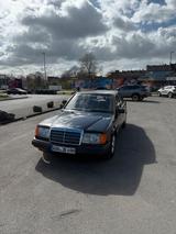 Mercedes-Benz Mercedes w124 260e - Mercedes-Benz 260: W124 260e