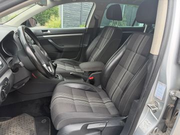 Volkswagen Golf - 8