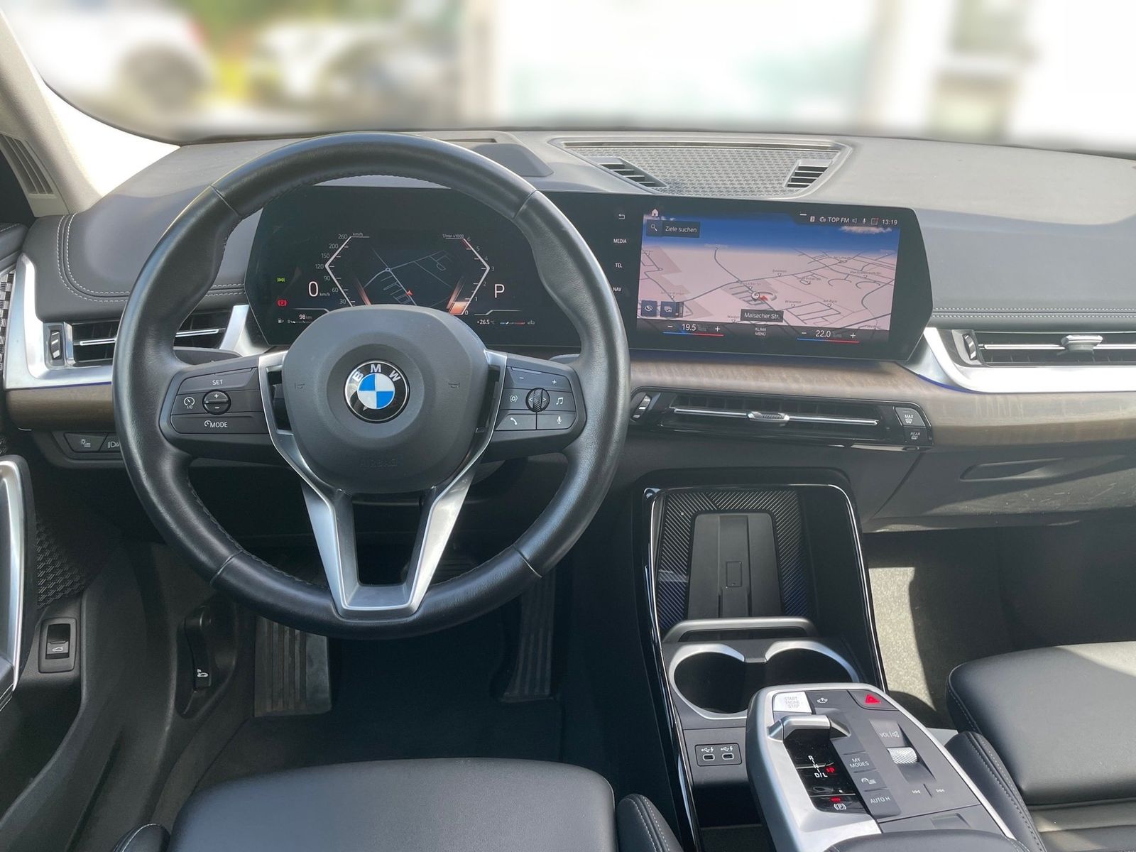 BMW X1 xDrive20d HUD PA DA Pro Pano AHK H&K Sportsit foto 3