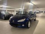 Peugeot 206 Cabriolet CC Tendance Tüv Neu - Peugeot 206 Tendance mit Benzin-Antrieb