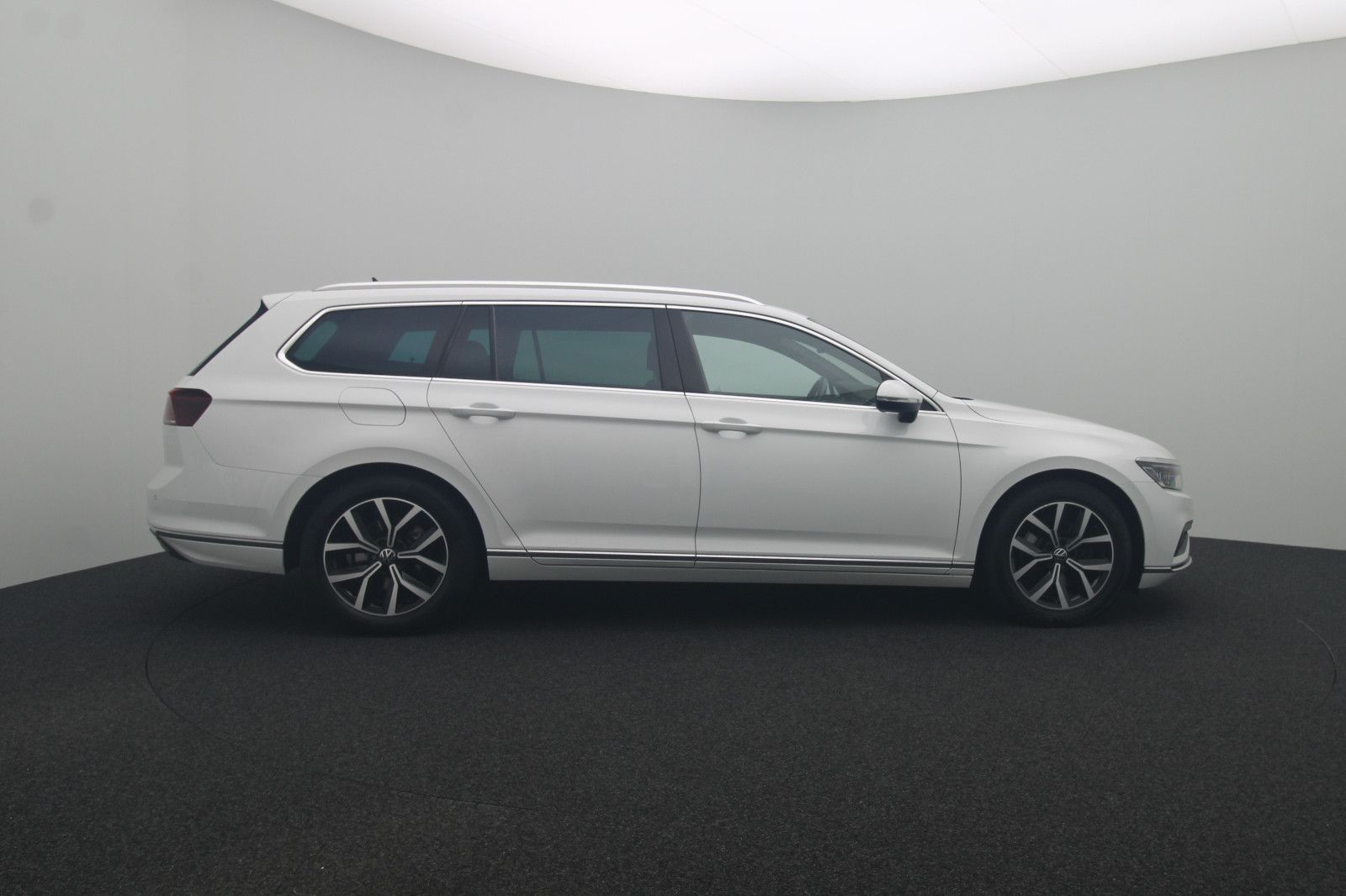 Fahrzeugabbildung Volkswagen Passat Variant 2.0 TDI DSG Elegance Business