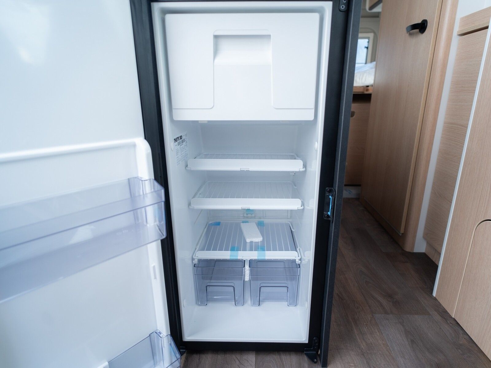 Fahrzeugabbildung Sunlight Cliff 640 Markise, Performance Grey, Vorb. Solar