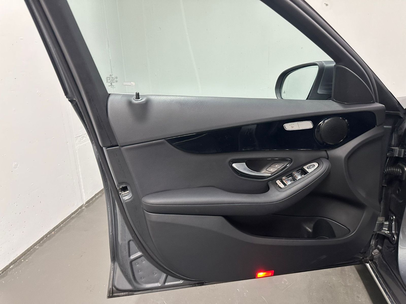 Fahrzeugabbildung Mercedes-Benz C 200 d LIMO*SH*NAVI*TEMPO*KLIMA*LED*