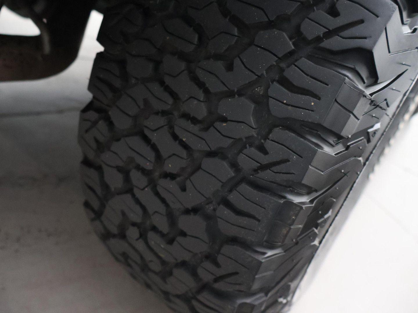Jeep Wrangler Sahara 4.0i | 177 ch | BVM | Capote souple | Attelage | Pneus BFGoodrich All-Terrain | Bluetooth/DAB