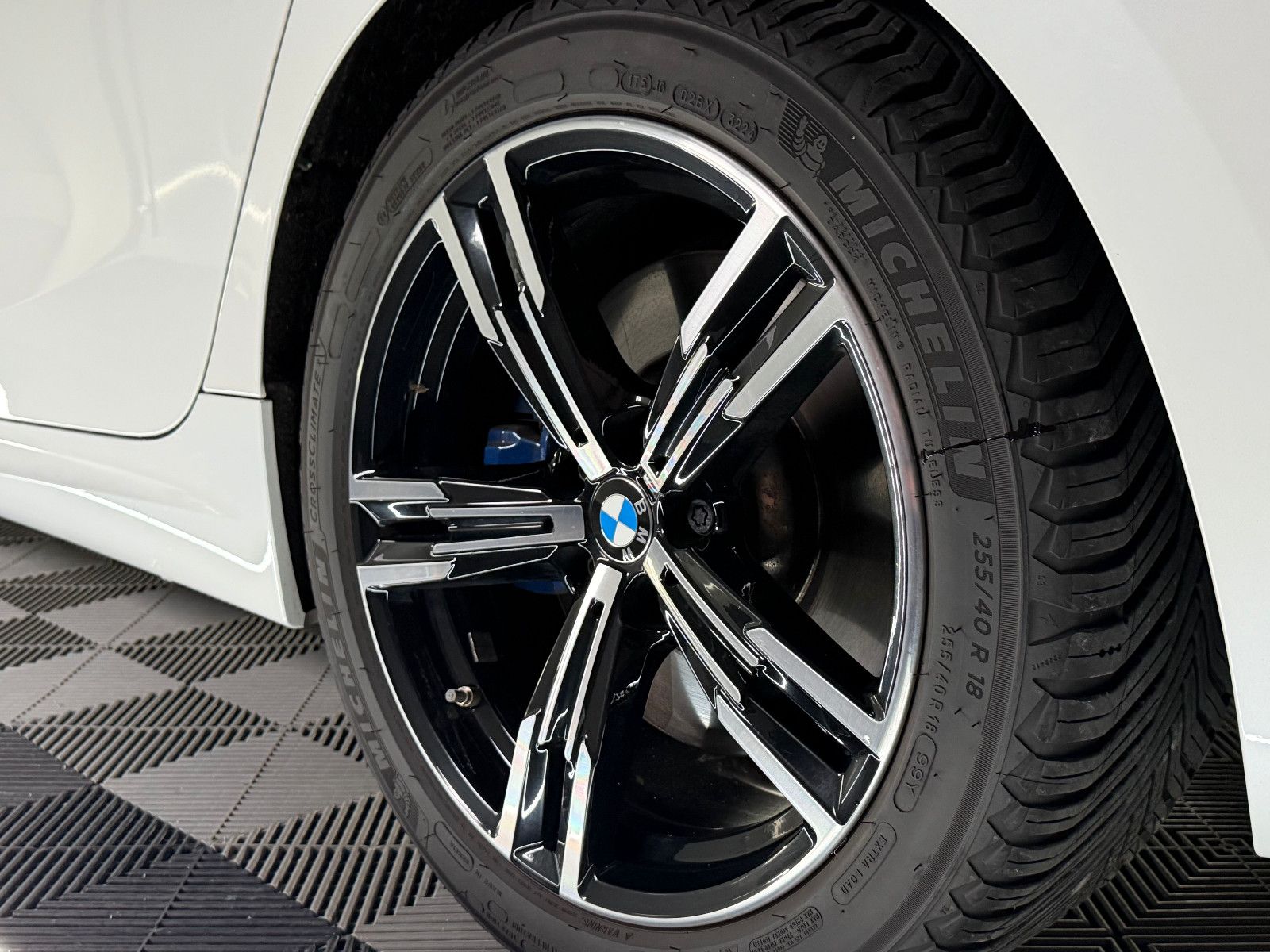 Fahrzeugabbildung BMW 330 i M SPORT/LED/DAB/KAMERA/ACC/CURVED DISPLAY