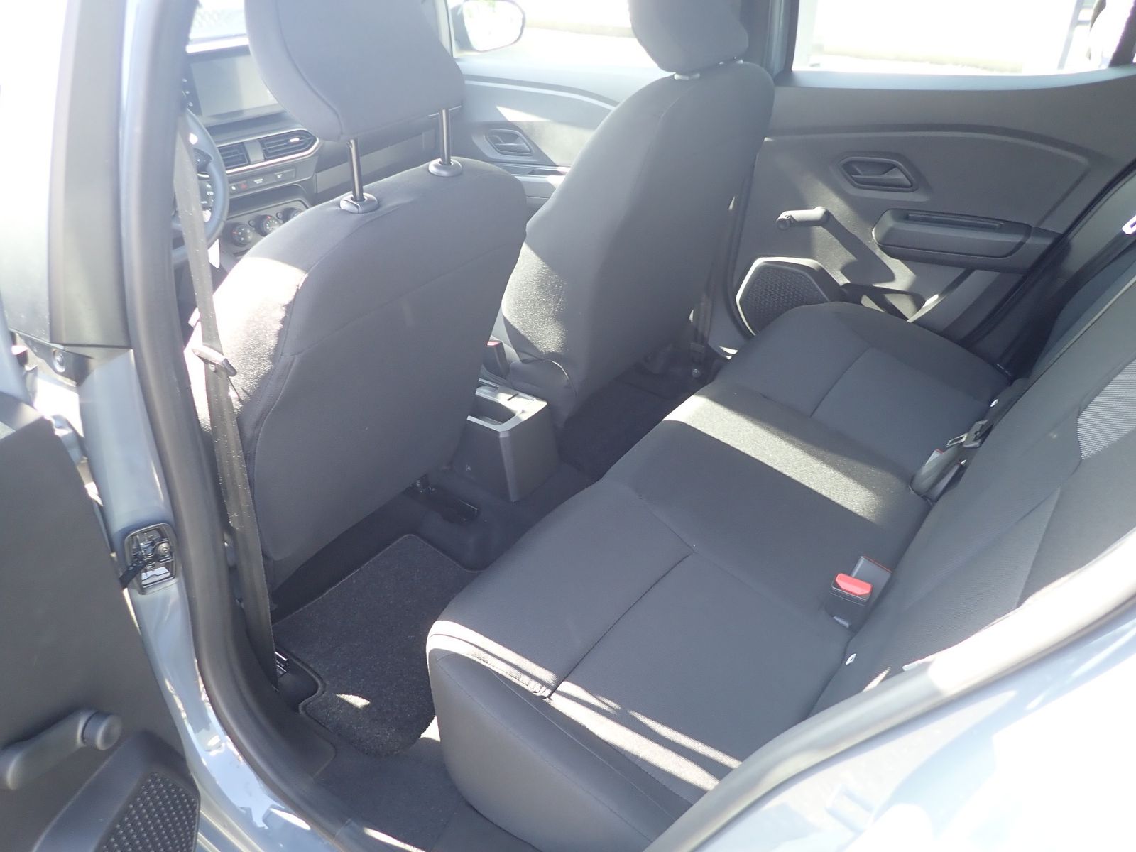 Fahrzeugabbildung Dacia Sandero Essential SCe 65