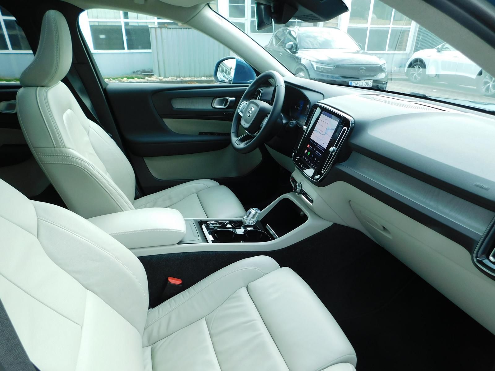 Fahrzeugabbildung Volvo XC40 B4 Ultimate Bright