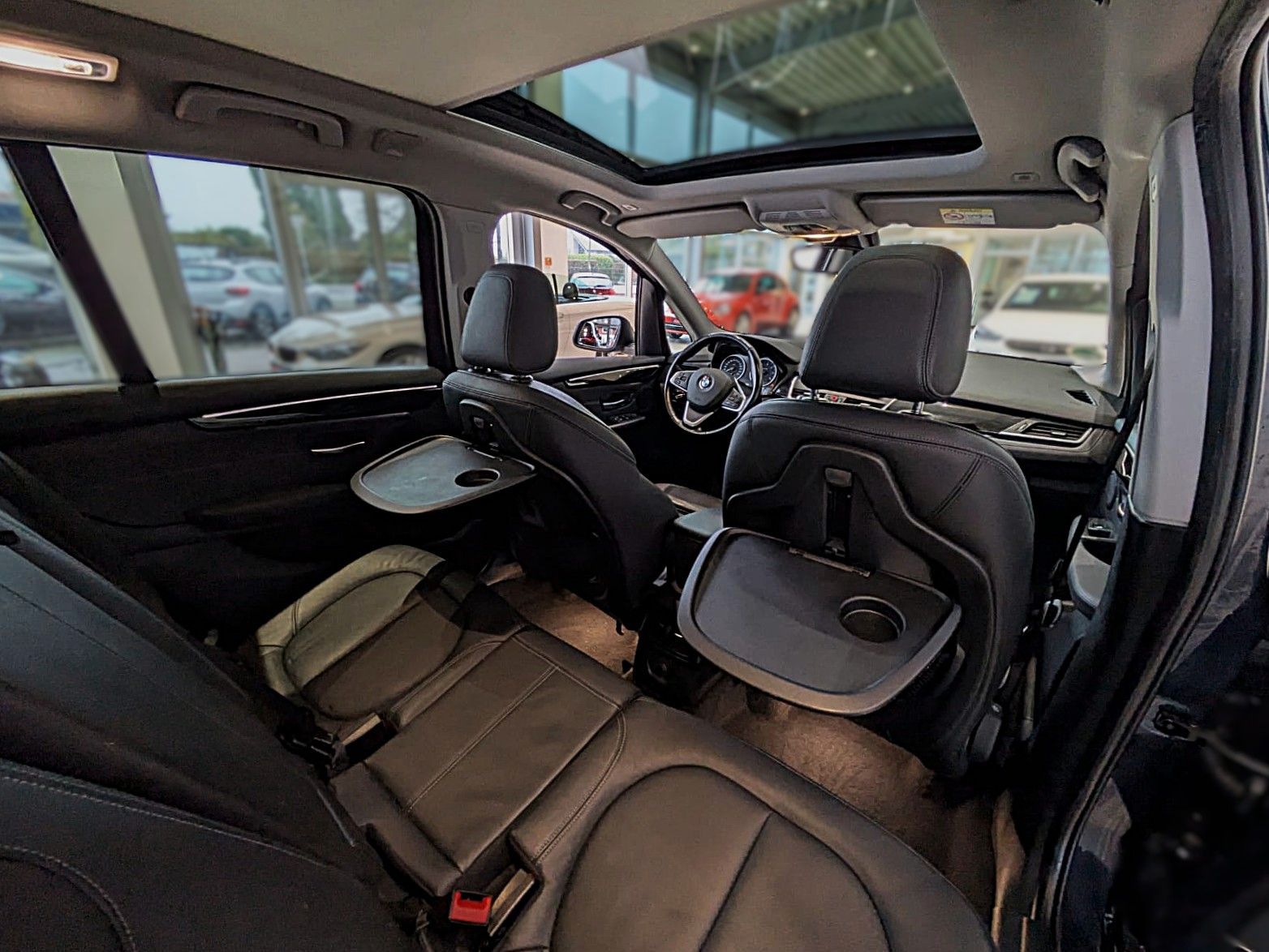 Fahrzeugabbildung BMW 220d Gran Tourer LEDER NAVI HUD PANO LED CAM
