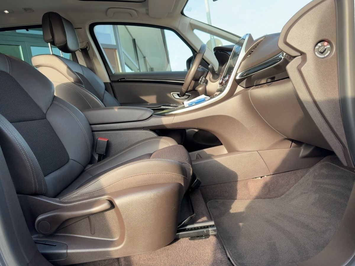 Fahrzeugabbildung Renault Espace TCe 225 EDC AHK el. Heckkl. Kamera WKR