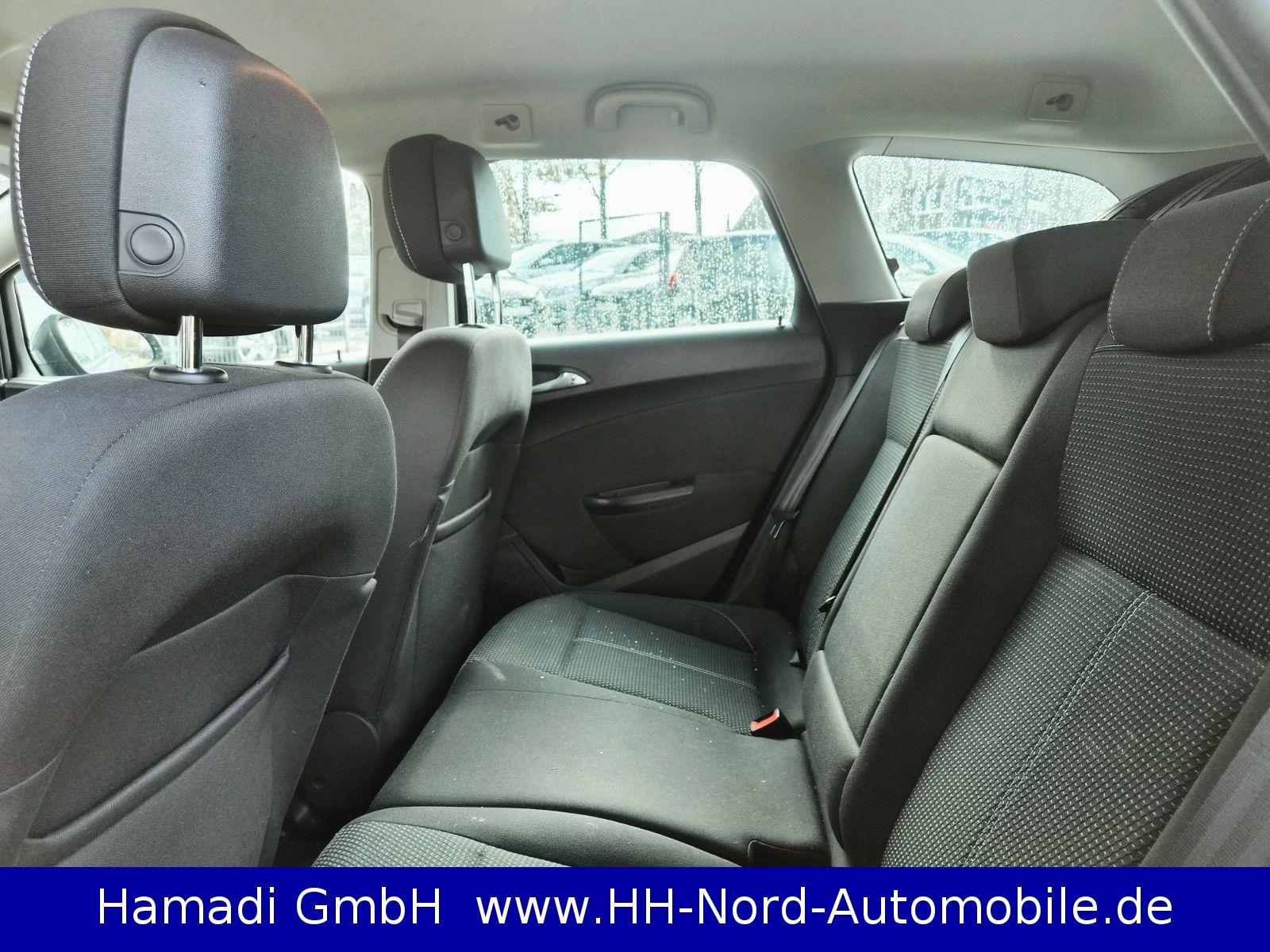 Opel Astra 2015 — photo 16