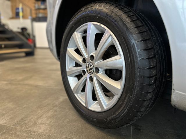 Volkswagen Touran Highline DSG *PANO*SHZ*NAVI*PDC*TEMPOMAT*