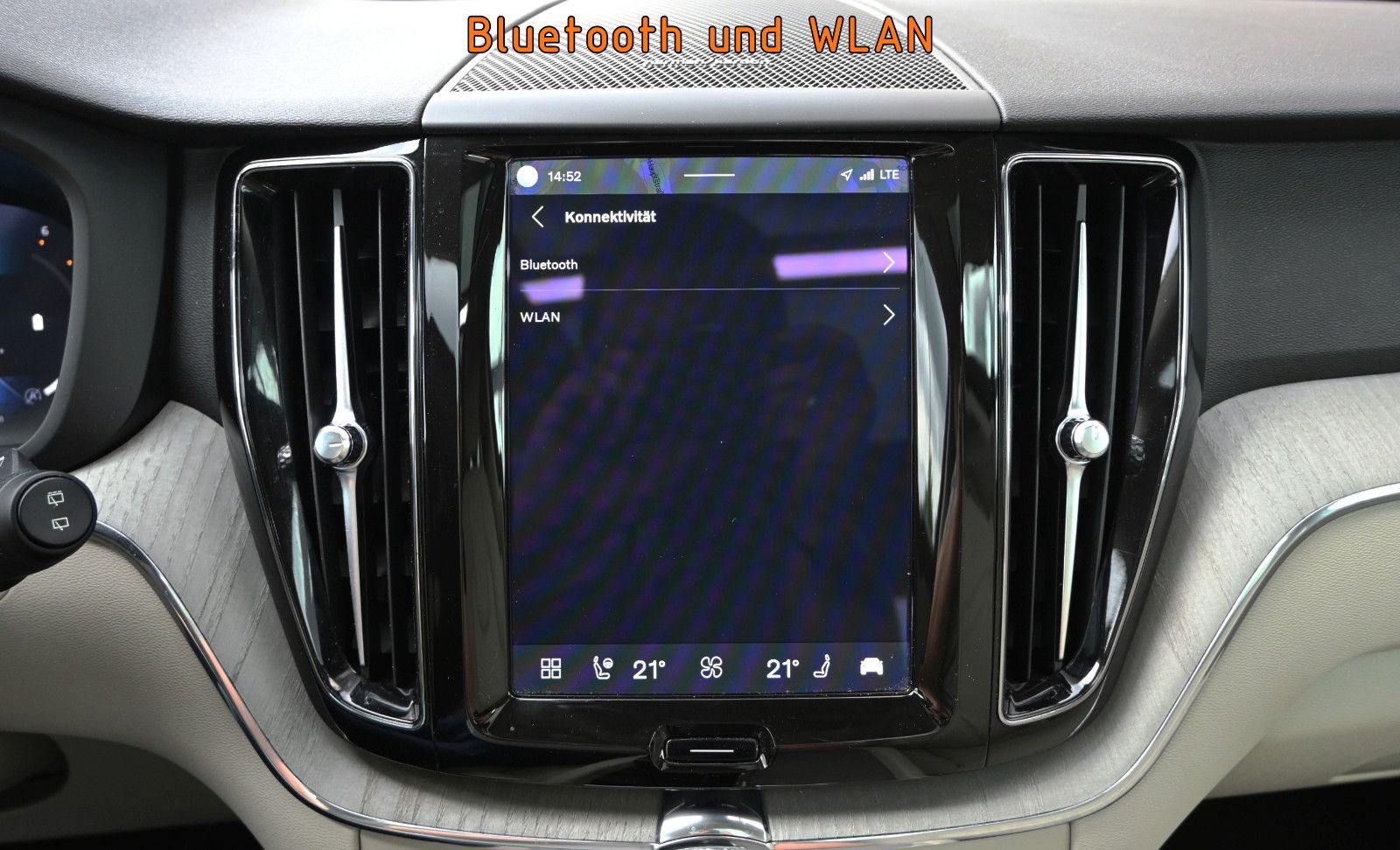 Fahrzeugabbildung Volvo XC60 B4 D AWD Plus Dark °ACC°AHK°PANO°STANDHEIZ°