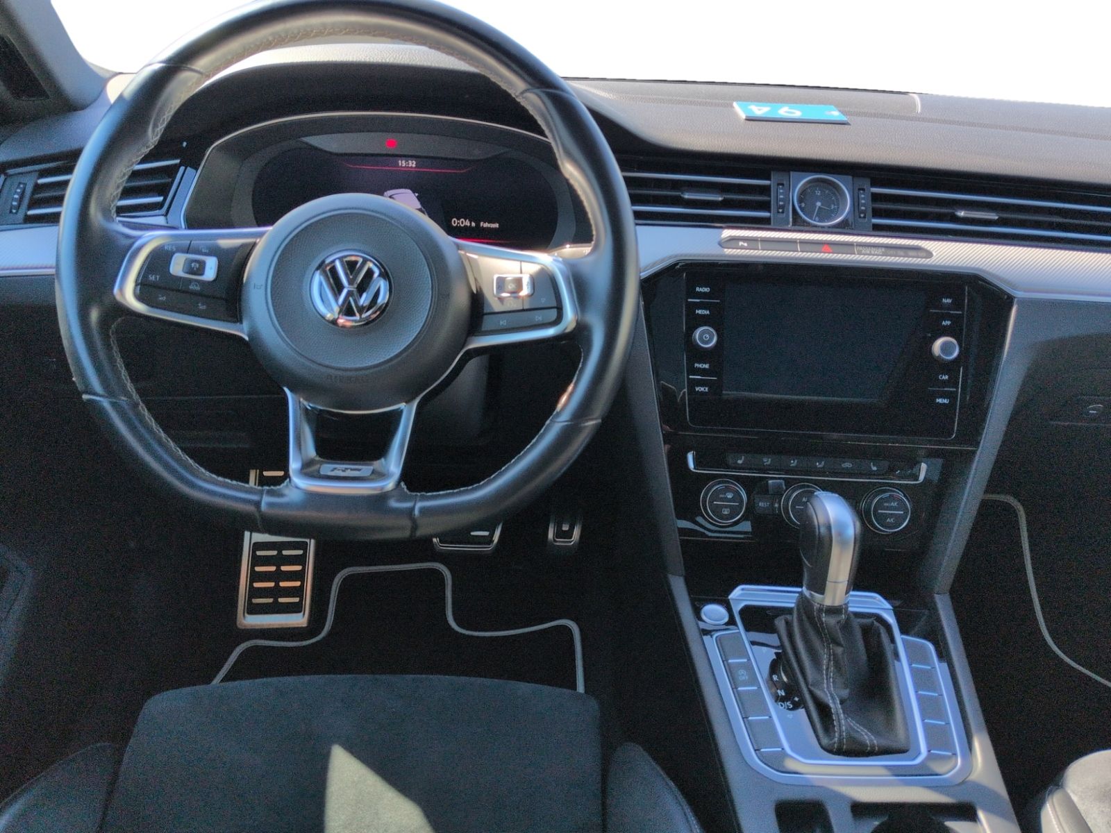 Arteon 2.0 TSI DSG R Line PANO+NAVI+ACC+SHZ